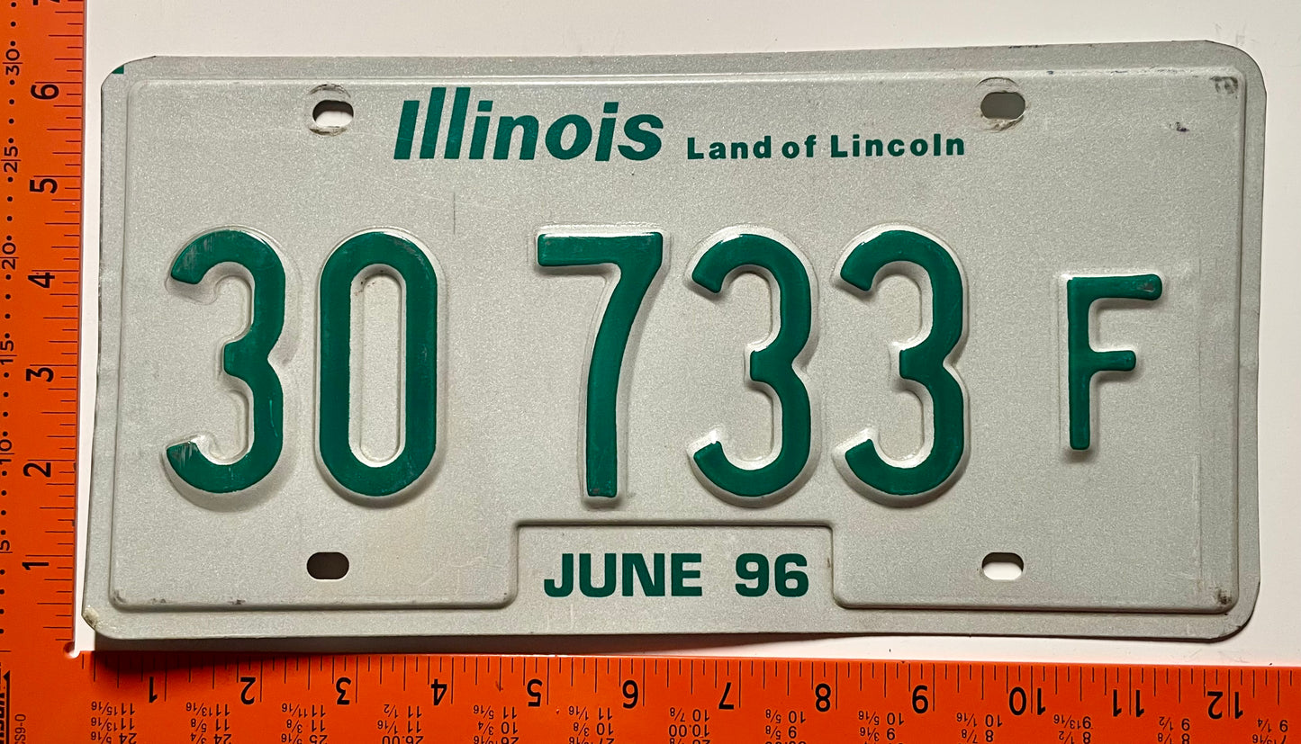 2001 Illinois #30733F Truck License Plate
