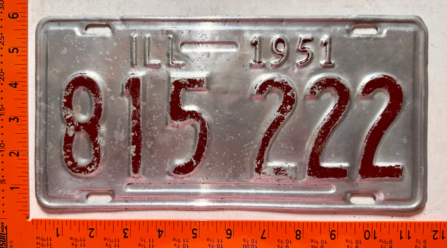 1951 Illinois #815 222 Passenger License Plate