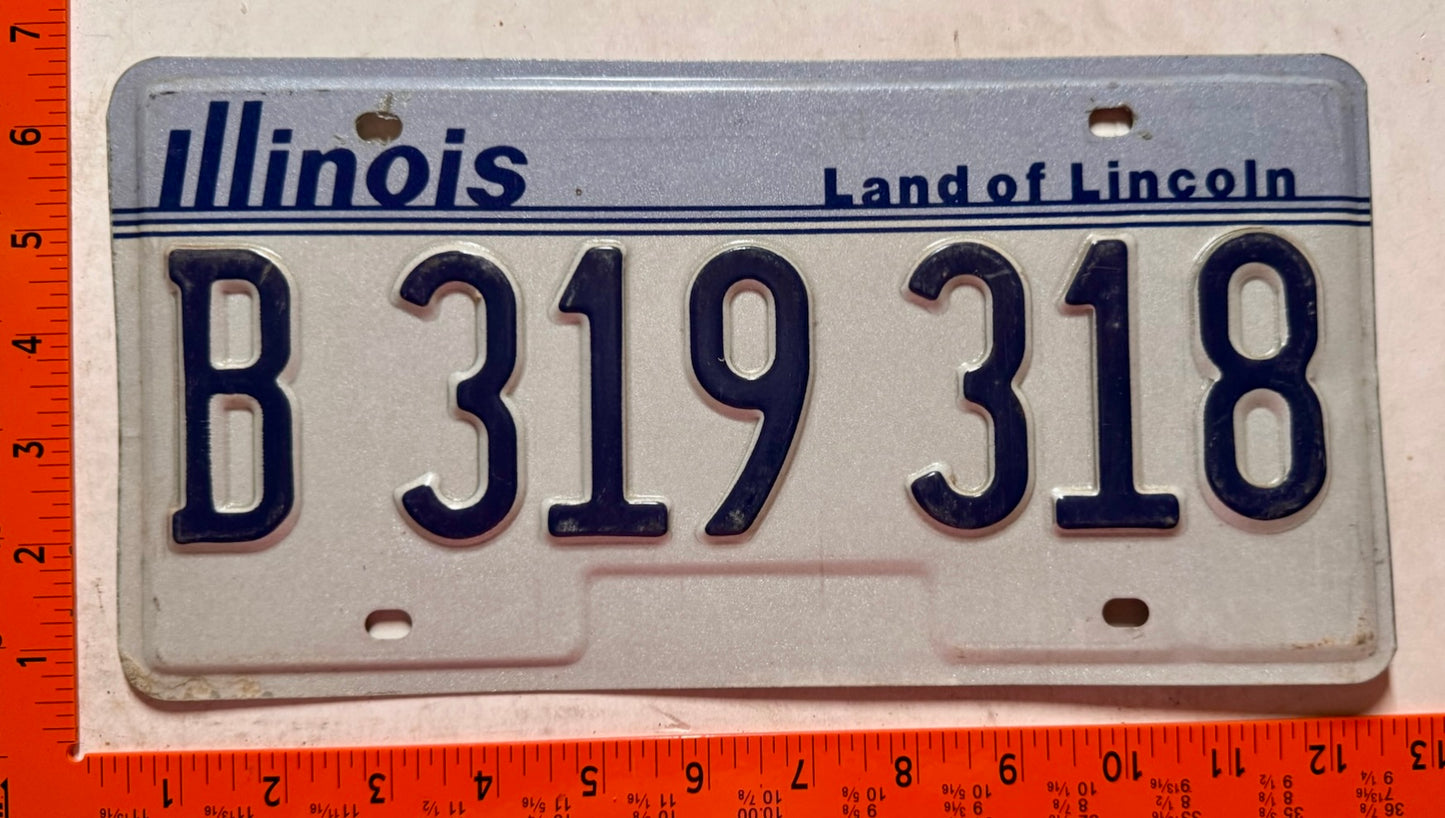 undated Illinois #B 319 318 Passenger License Plate