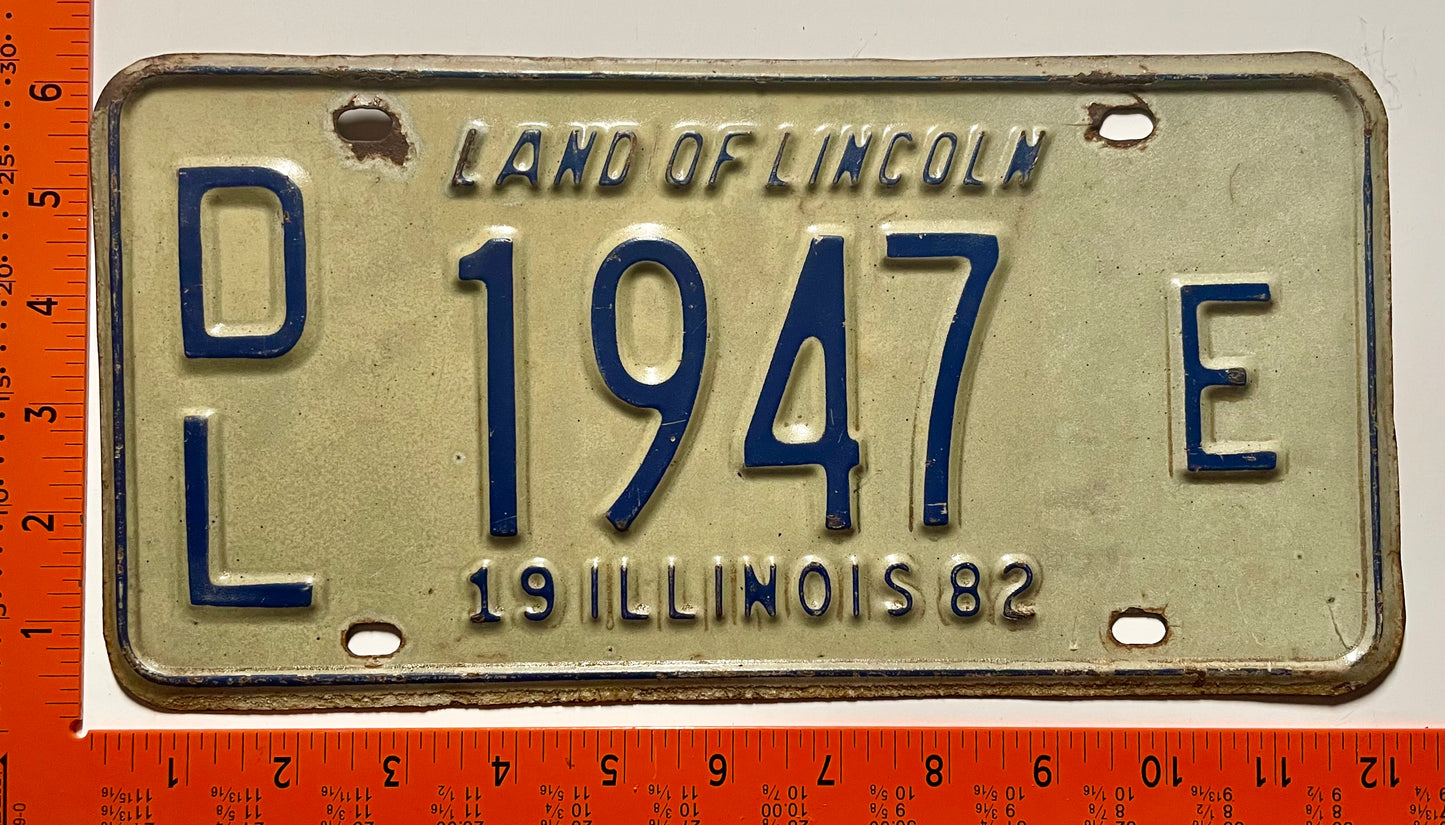 1982 Illinois #D/L 1947E Dealer License Plate