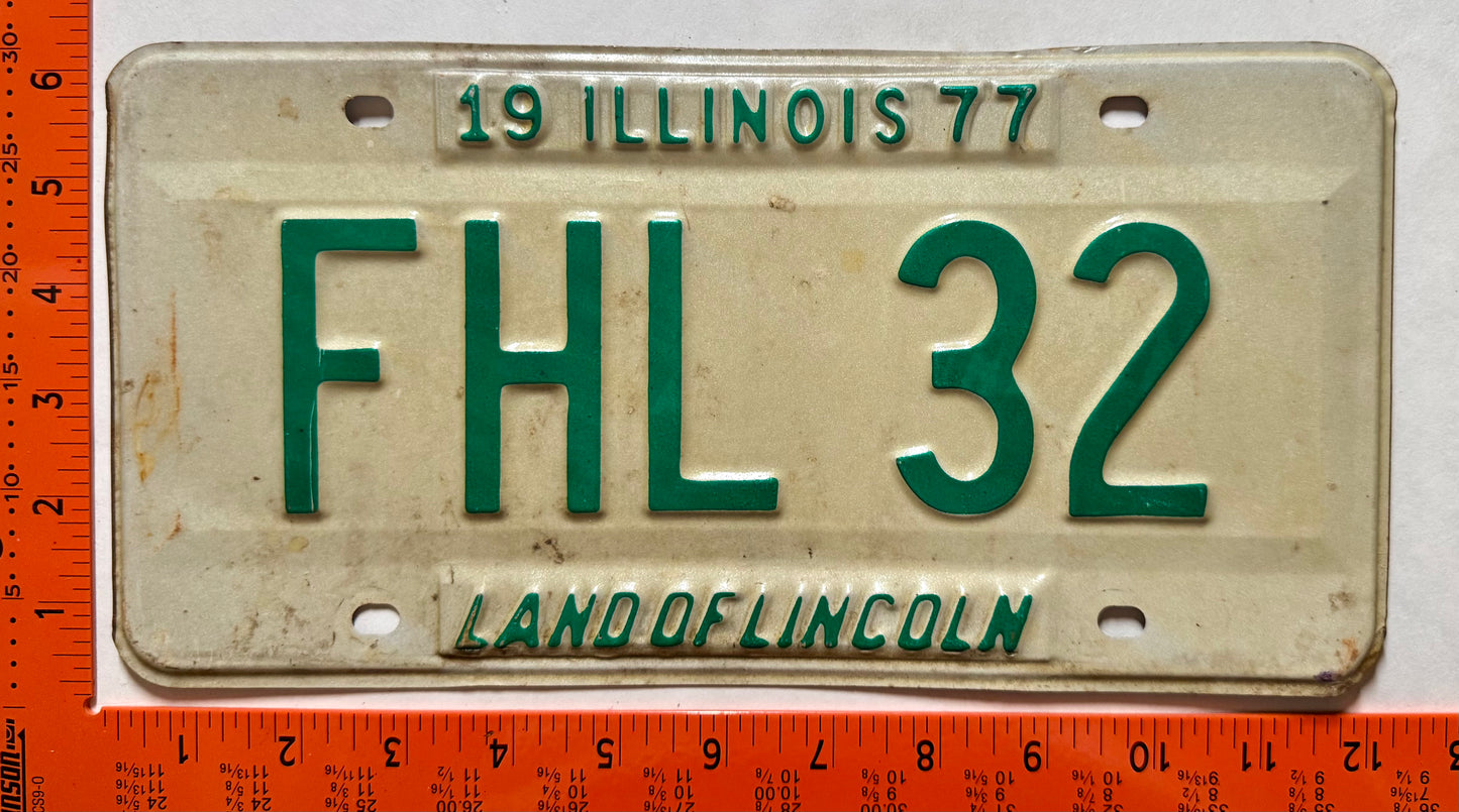 1977 Illinois #FHL 32 Passenger License Plate