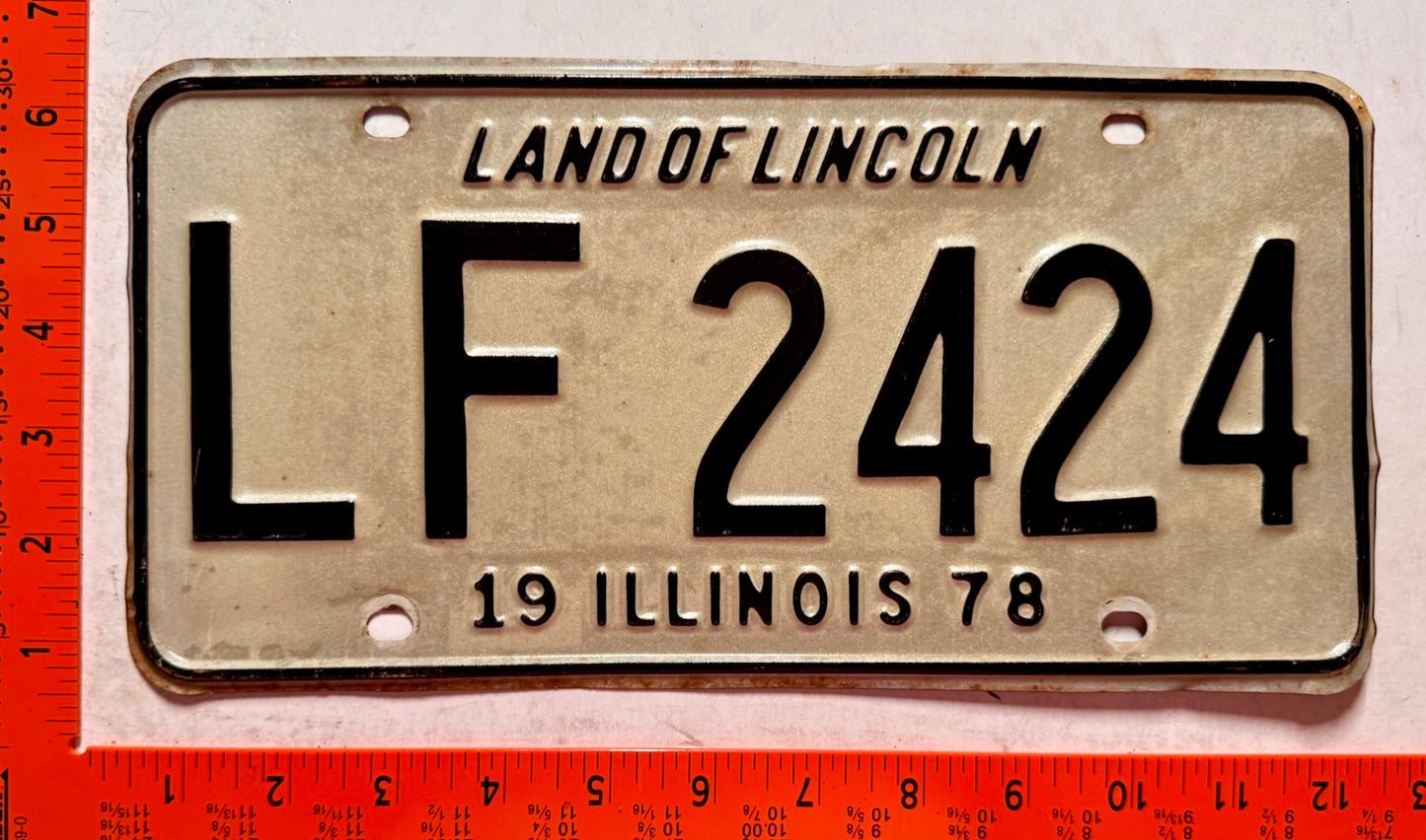 1978 Illinois #LF 2424 Passenger License Plate