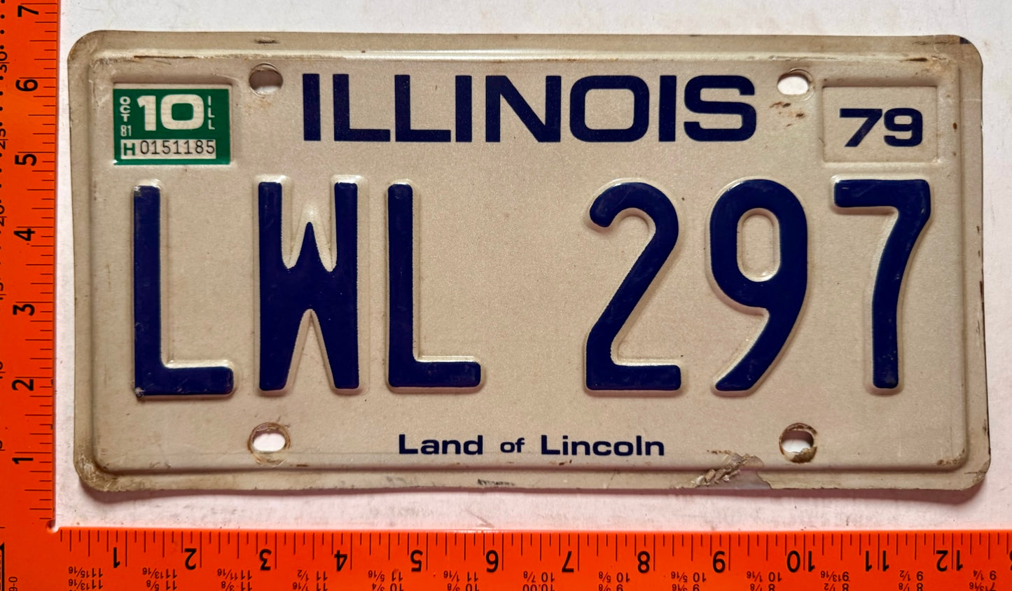 1981 Illinois #LWL 297 Passenger License Plate