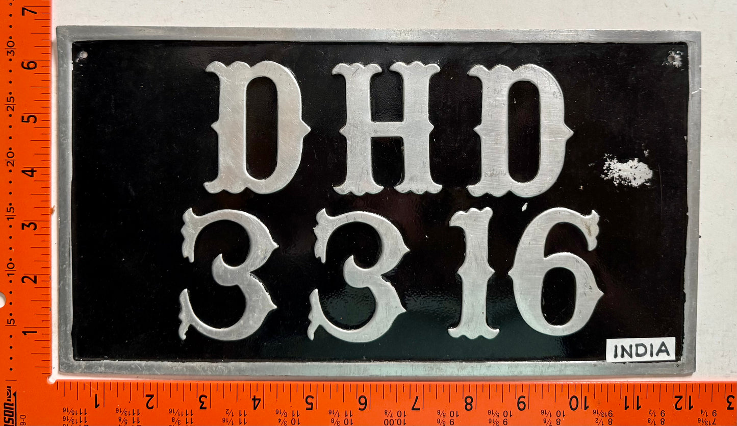 undated India #DHD/3316 Passenger License Plate