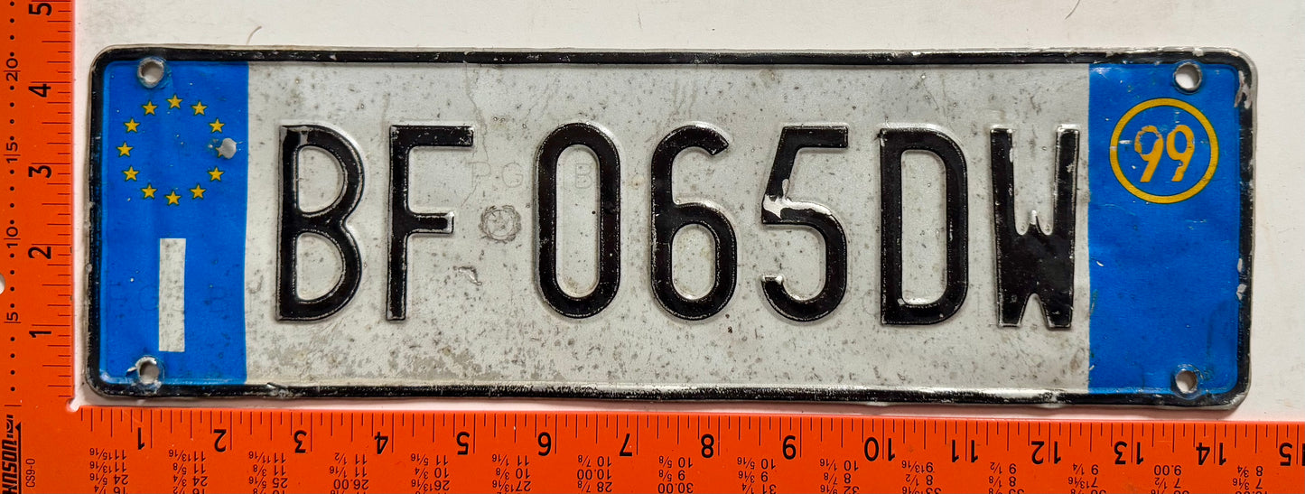 1999 Italy #BF 065DW Passenger License Plate