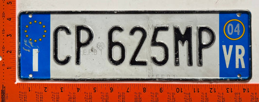 2004 Italy #CP 625MP Passenger License Plate