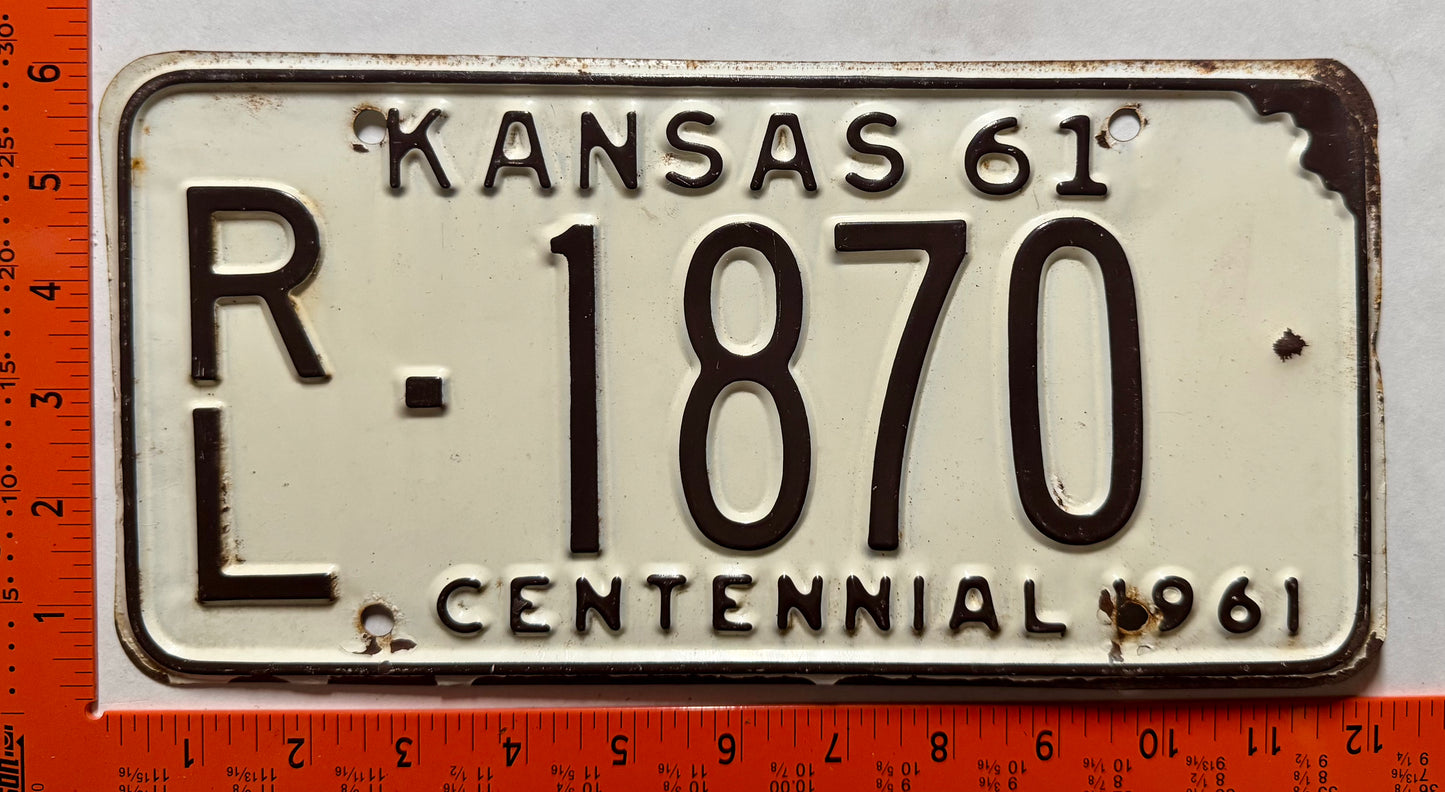 1961 Kansas #RL-1870 Passenger License Plate