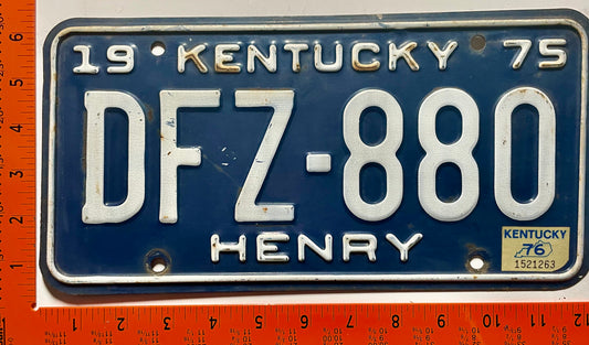1976 Kentucky #DFZ-880 Passenger License Plate