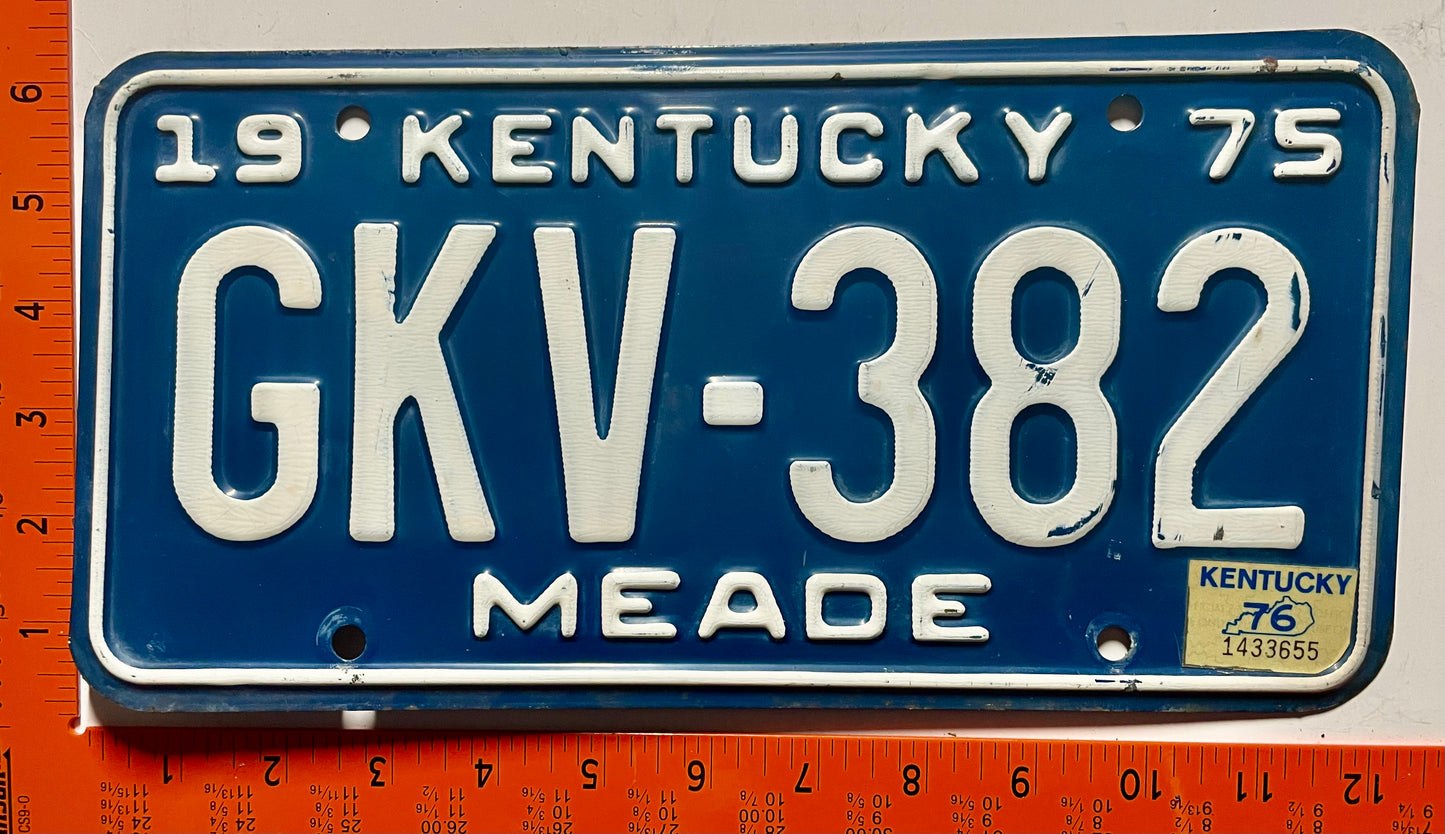 1976 Kentucky #GKV-382 Passenger License Plate