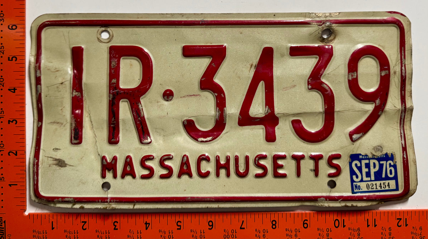1976 Massachusetts #1R-3439 Passenger License Plate