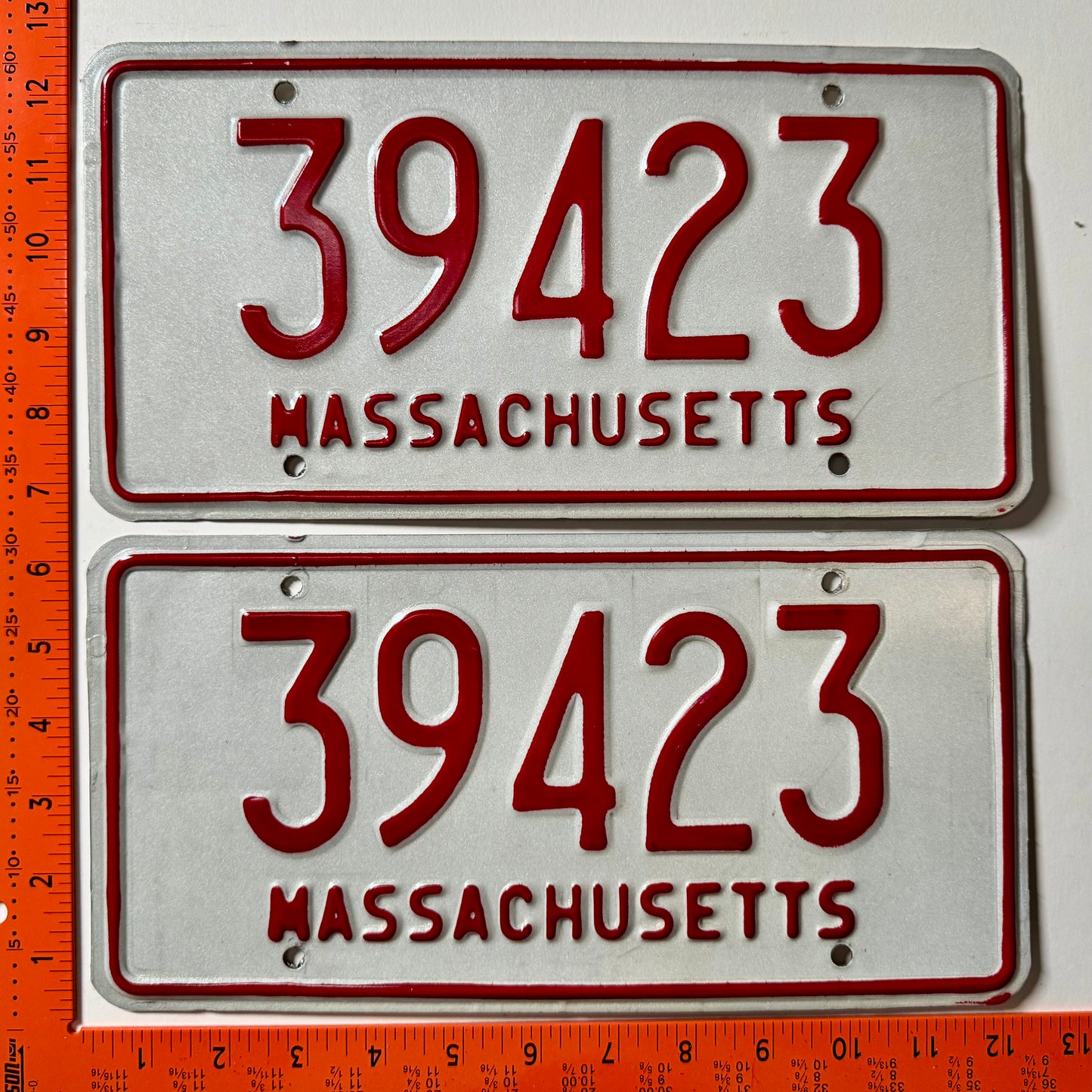1973 base Massachusetts #39423 Passenger License Plate Pair