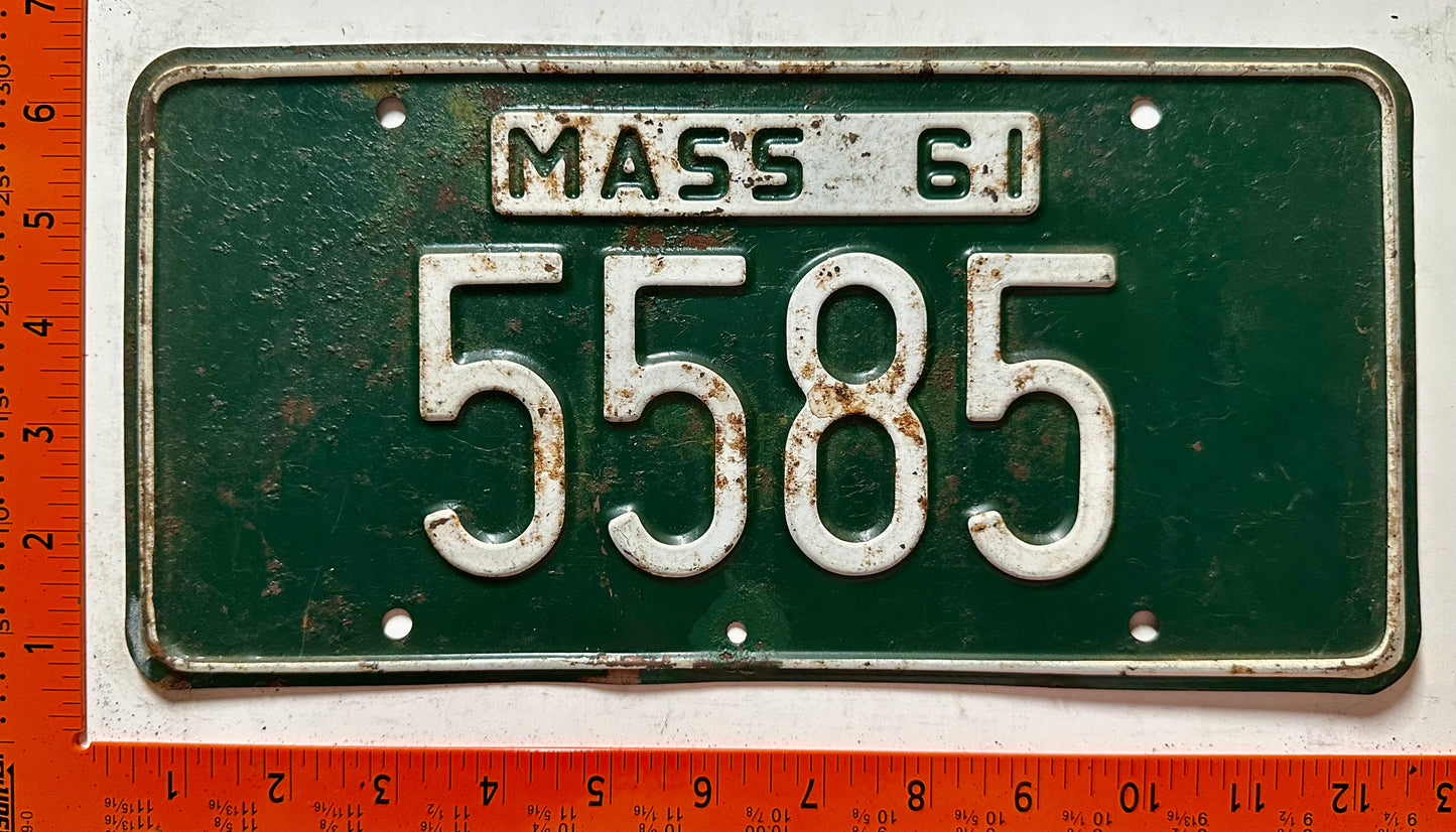 1961 Massachusetts #5585 Passenger License Plate