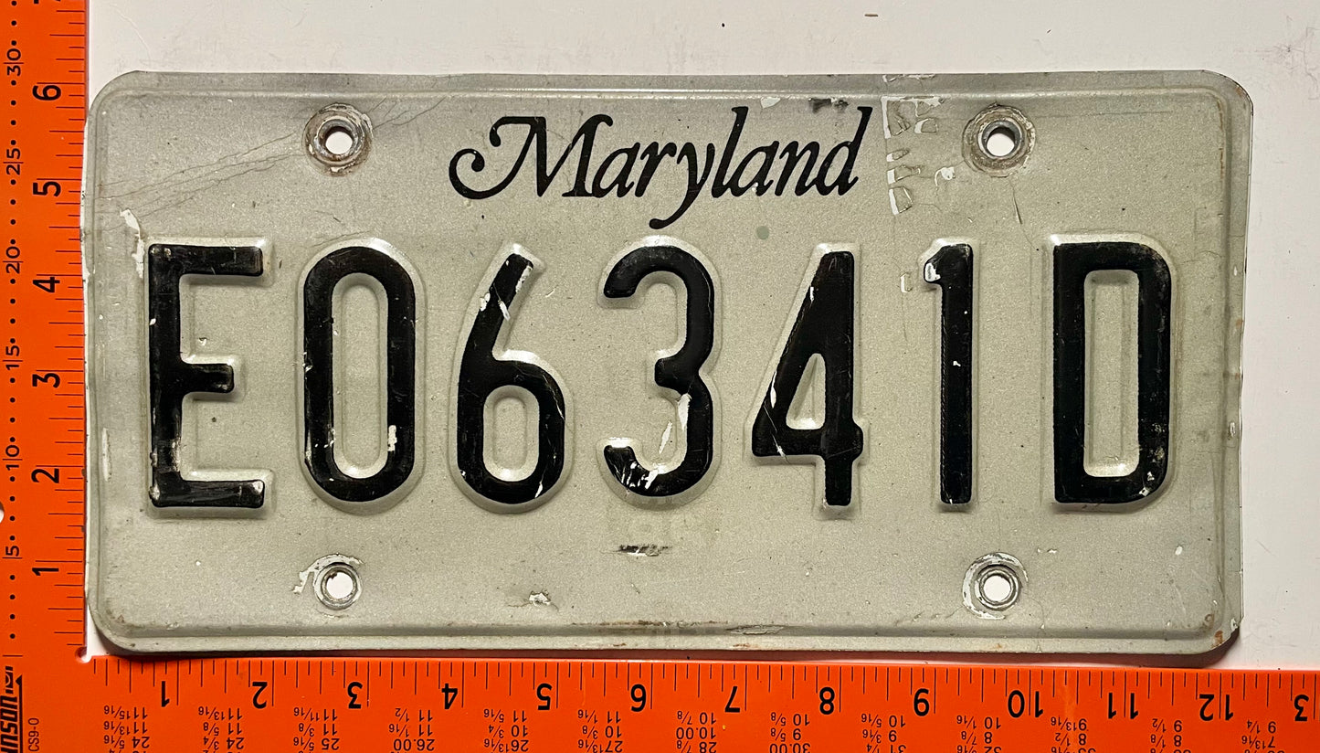 undated Maryland #E06341D Dump Truck License Plate