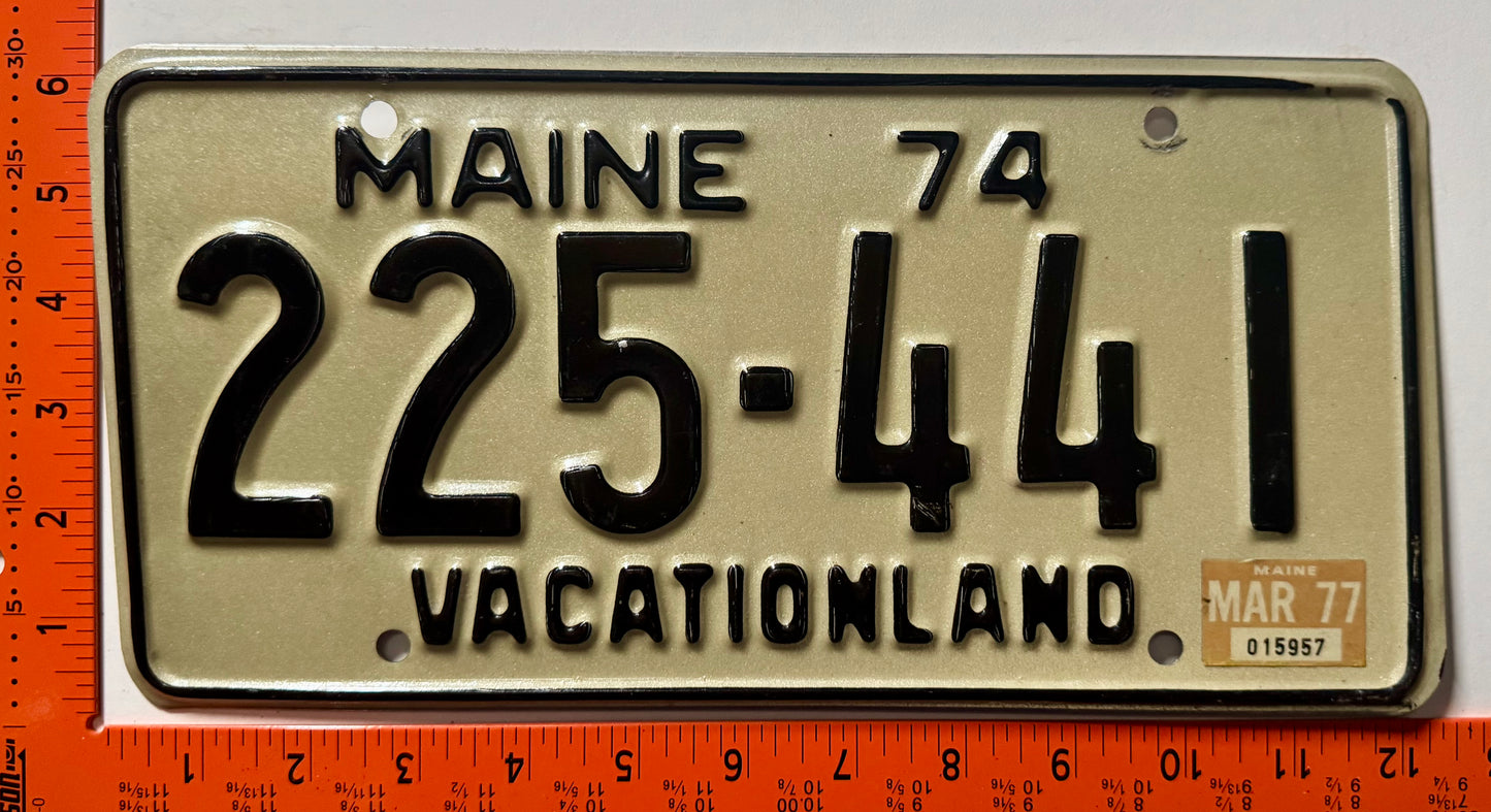 1977 Maine #225-441 Passenger License Plate