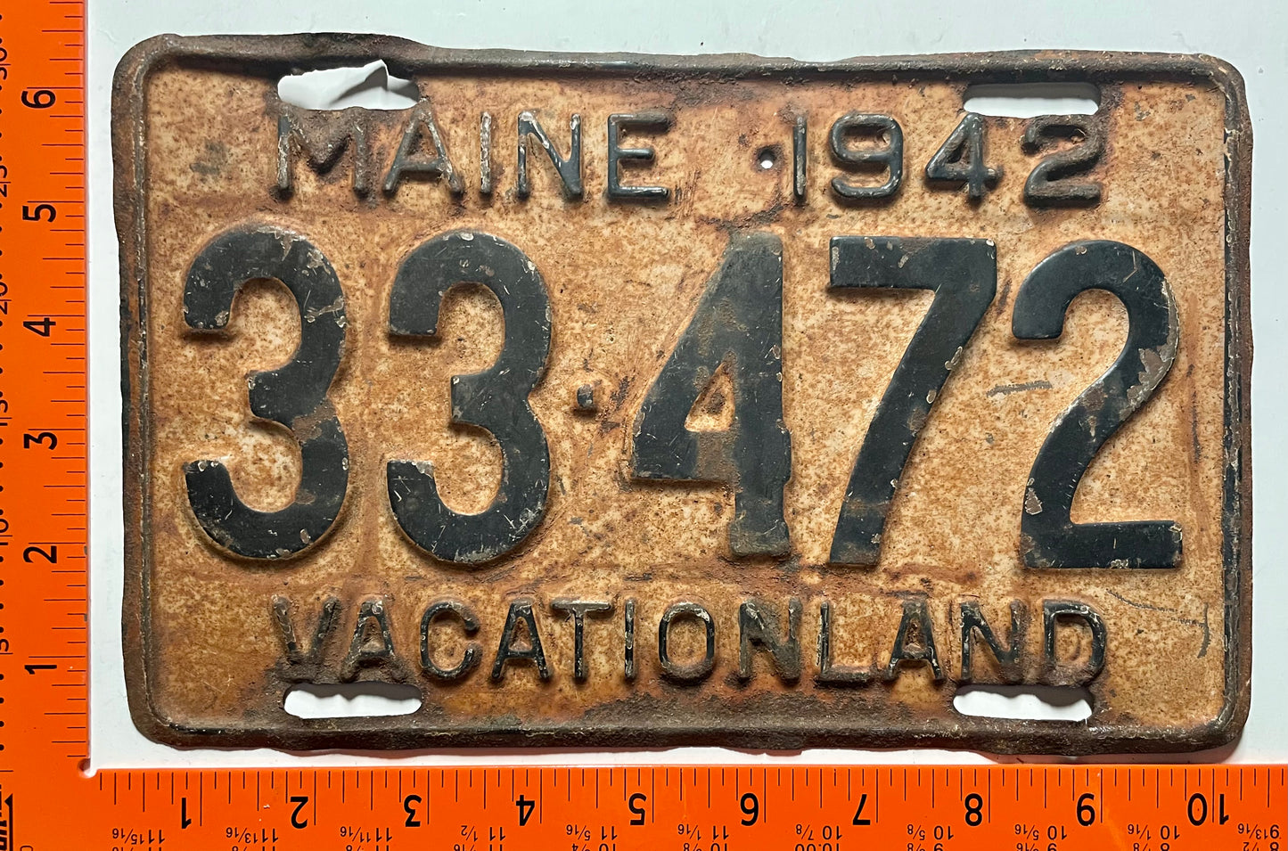 1942 Maine #33-472 Passenger License Plate