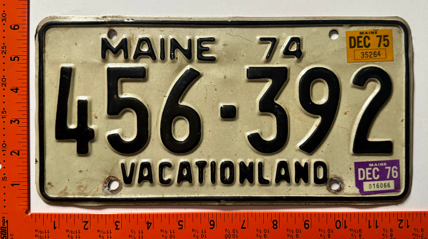 1975/1976 Maine #456-392 Passenger License Plate