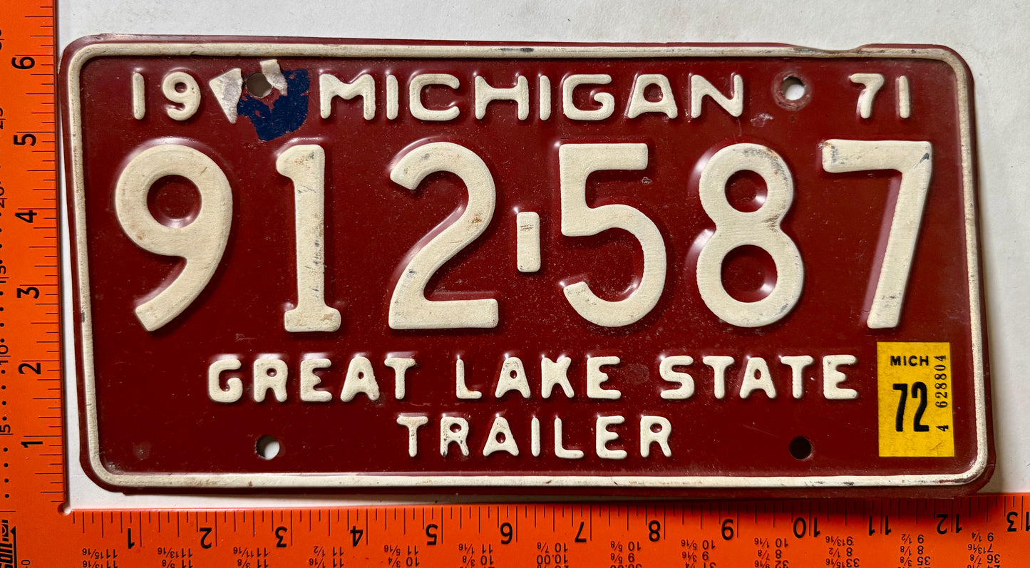 1972 Michigan #912-587 Trailer License Plate