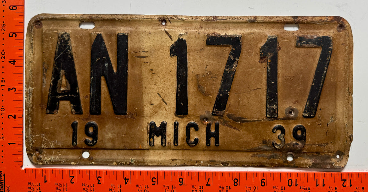 1939 Michigan #AN 1717 Passenger License Plate
