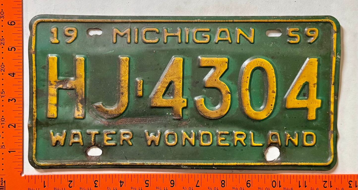 1959 Michigan #HJ-4304 Passenger License Plate