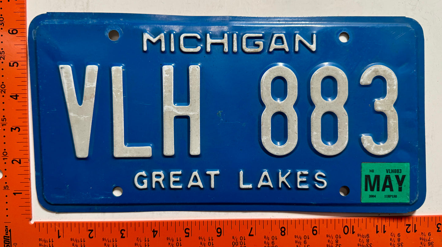 2004 Michigan #VLH 883 Passenger License Plate