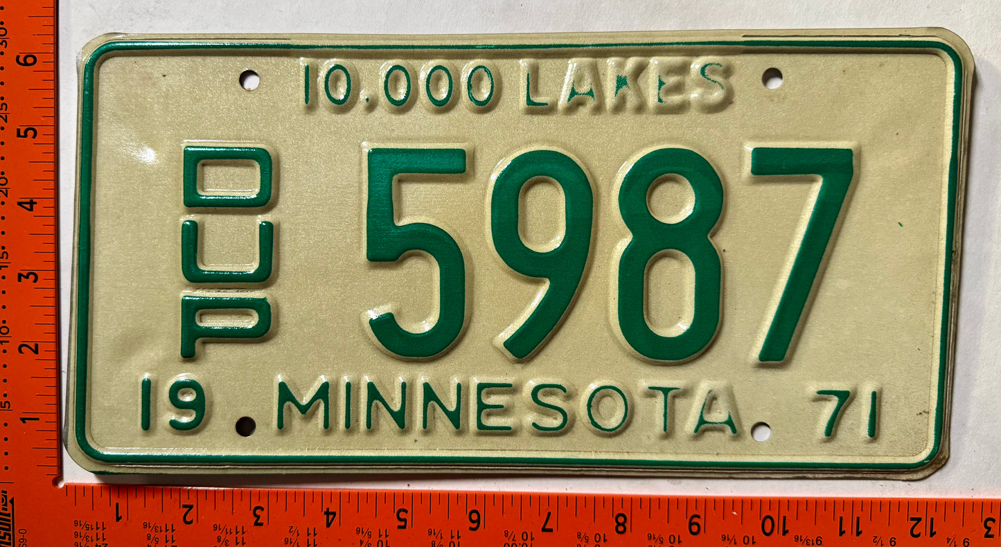 1971 Minnesota #5987 Passenger Duplicate License Plate