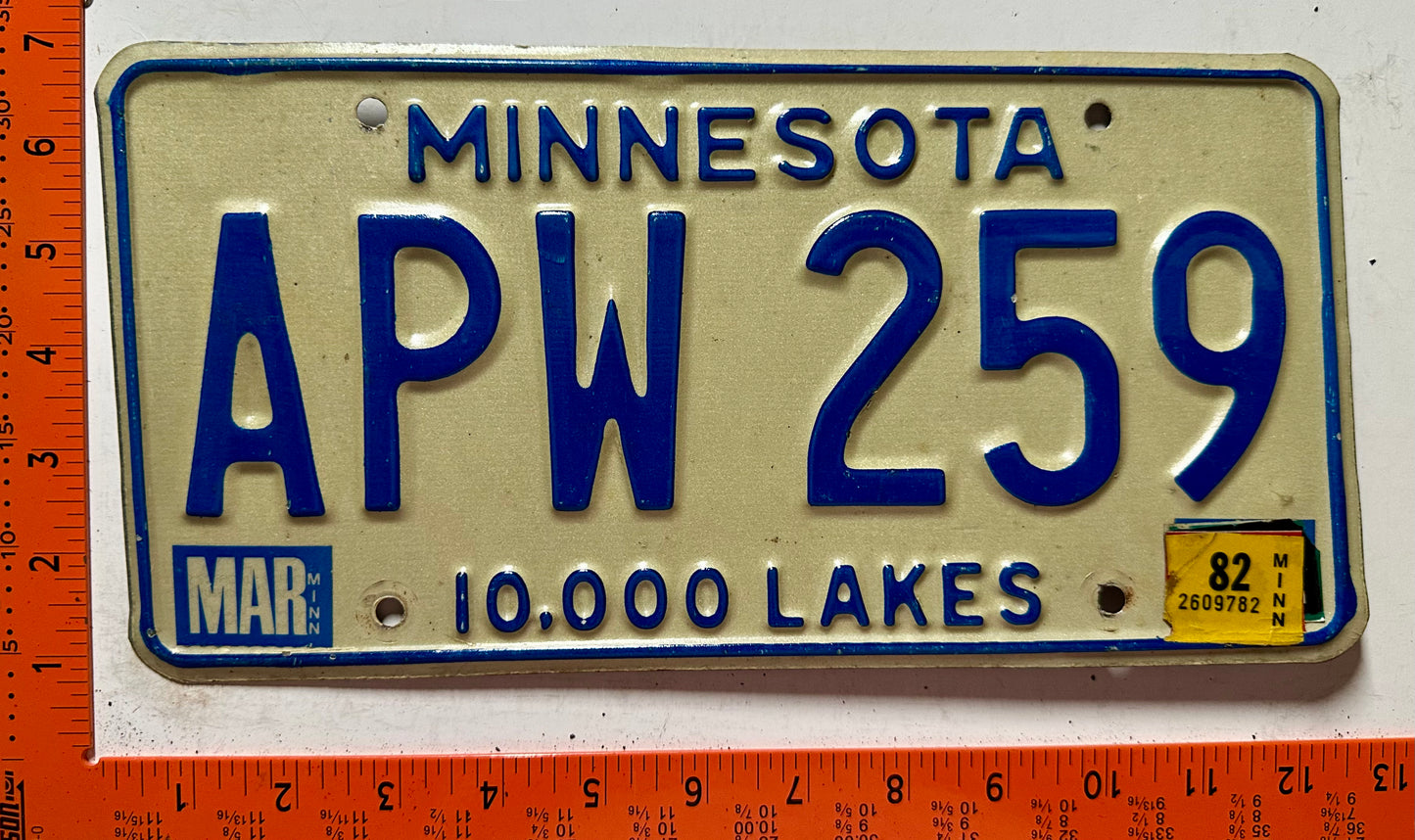 1982 Minnesota #APW 259 Passenger License Plate