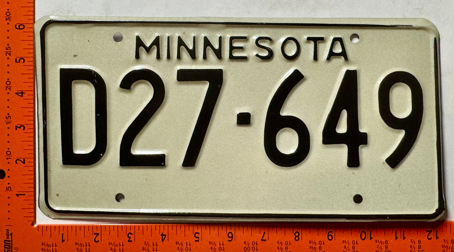 undated Minnesota #D27-649 Dealer License Plate