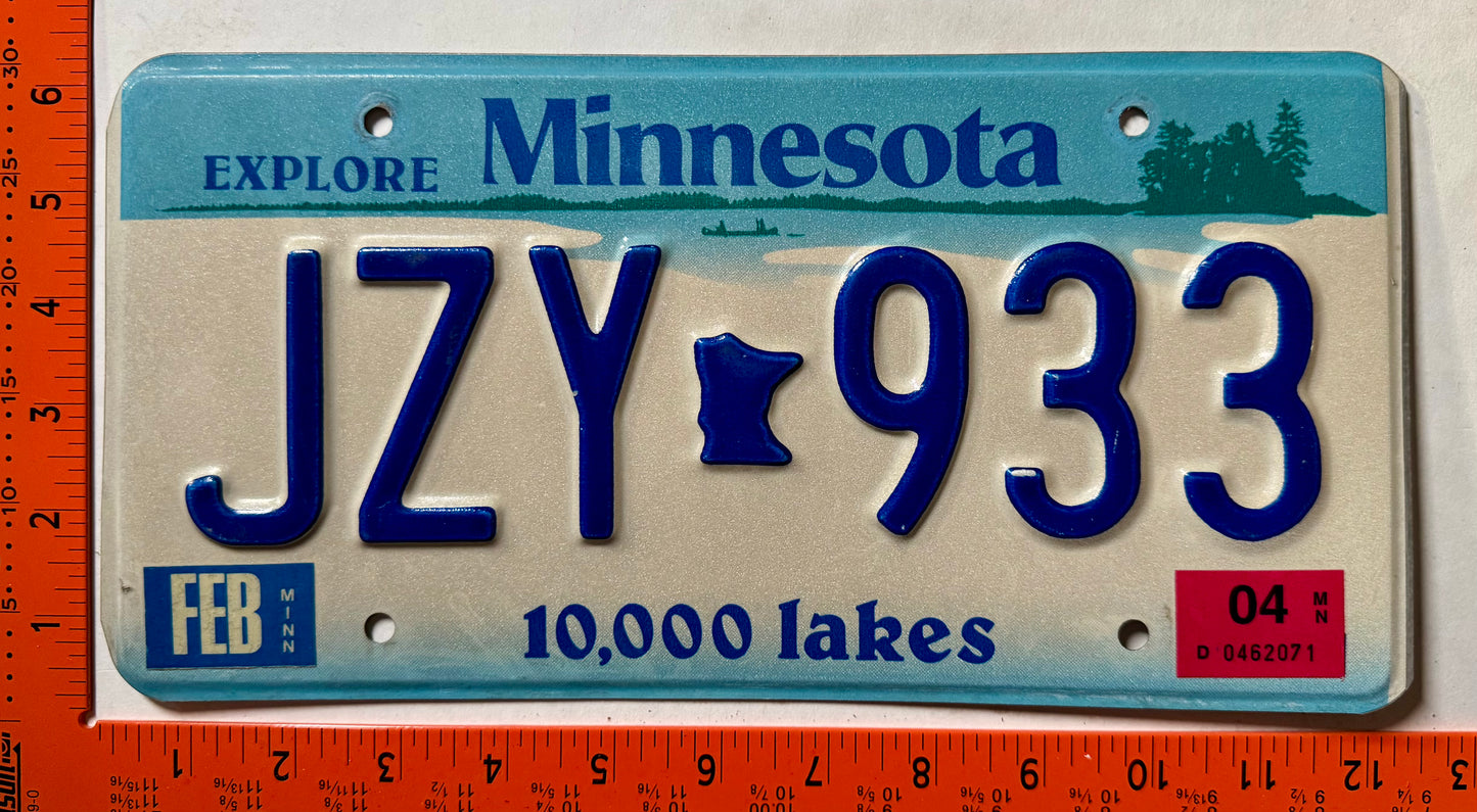 2004 Minnesota #JZY 933 Passenger License Plate