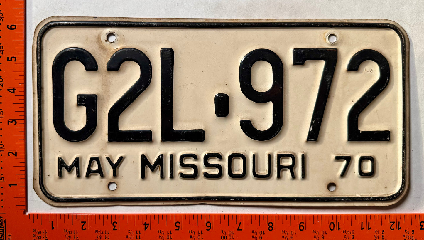 1970 Missouri #G2L-972 Passenger License Plate