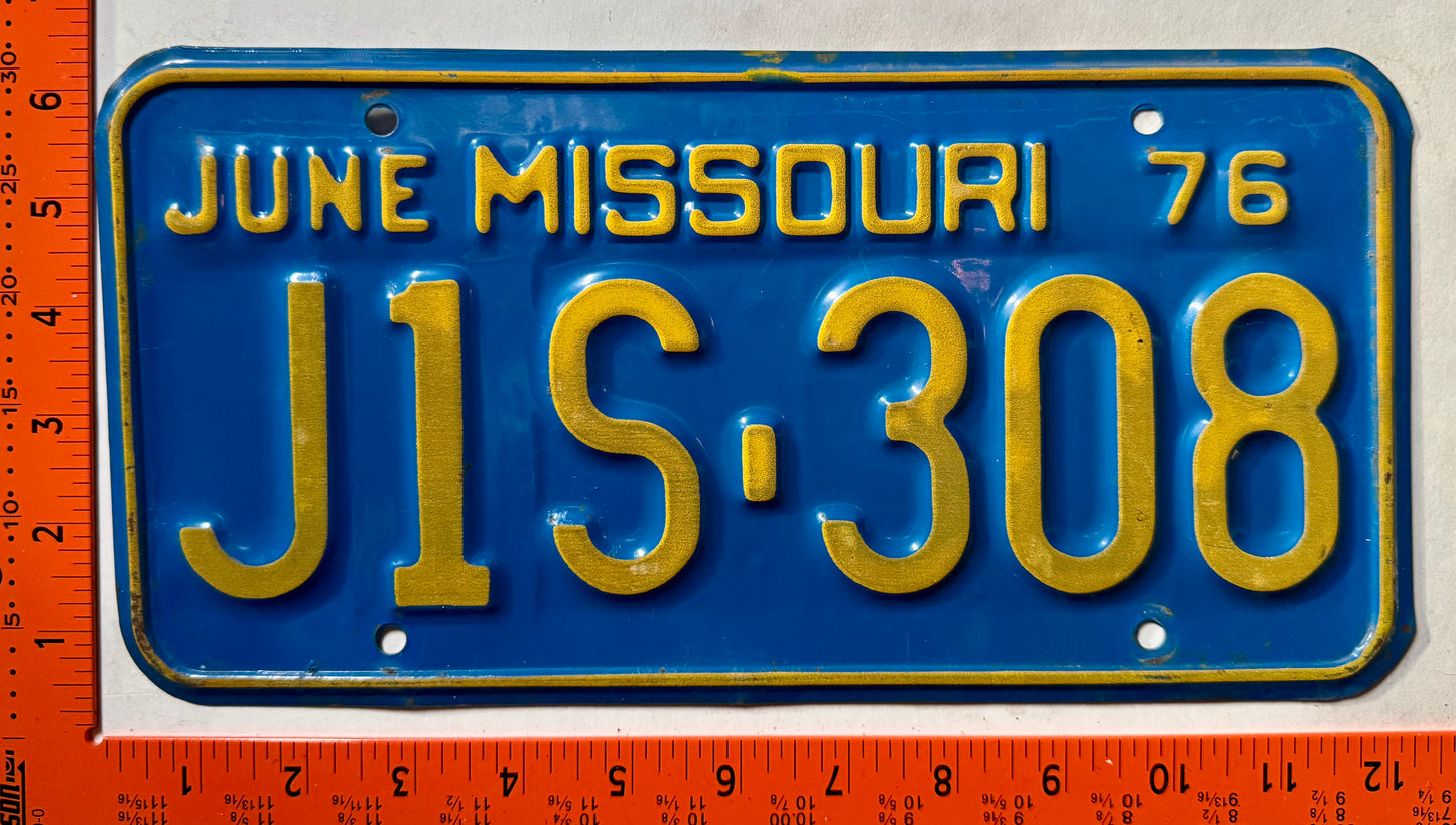 1976 Missouri #J1S-308 Passenger License Plate