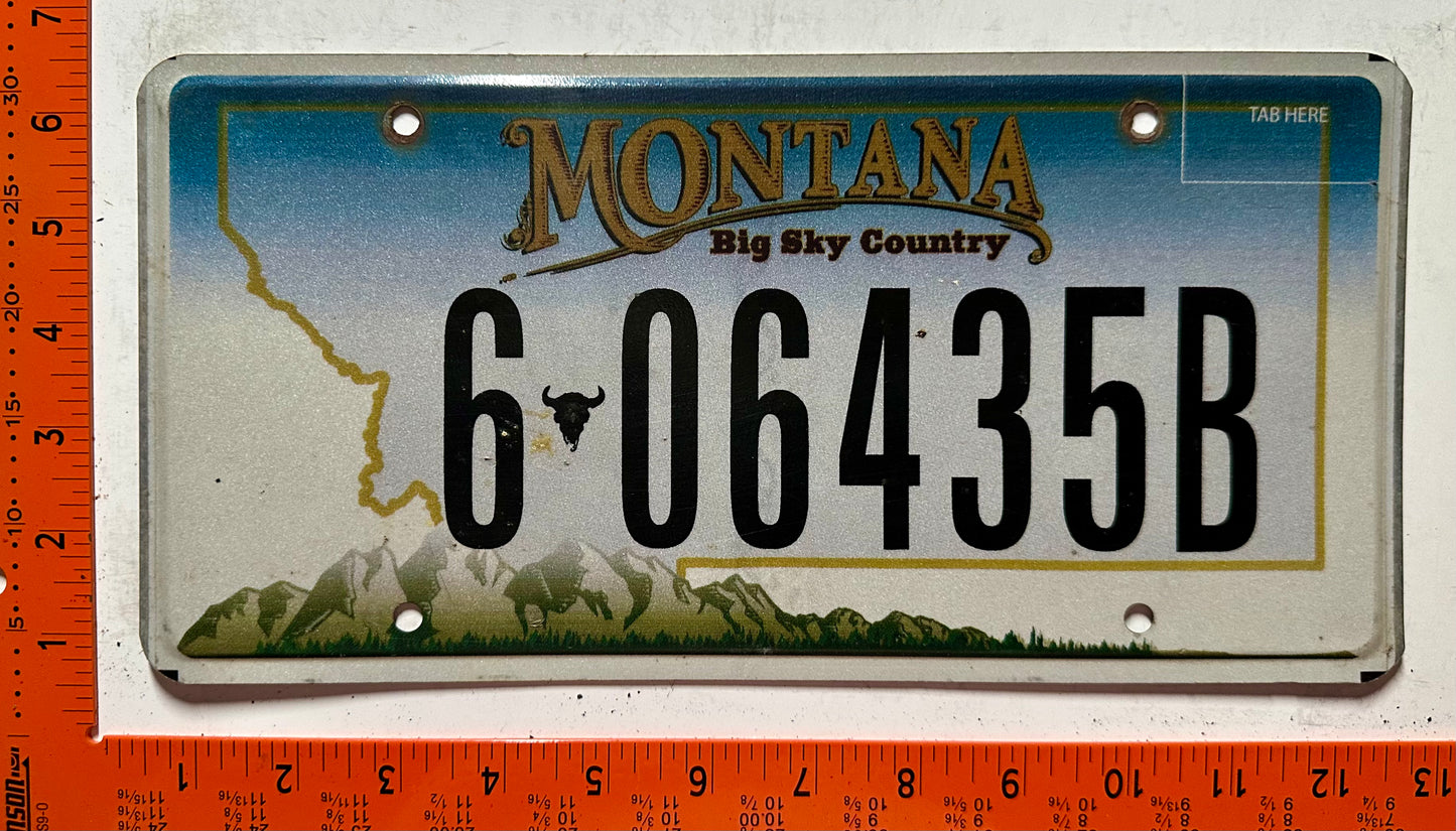 undated Montana #6-06435B Passenger License Plate