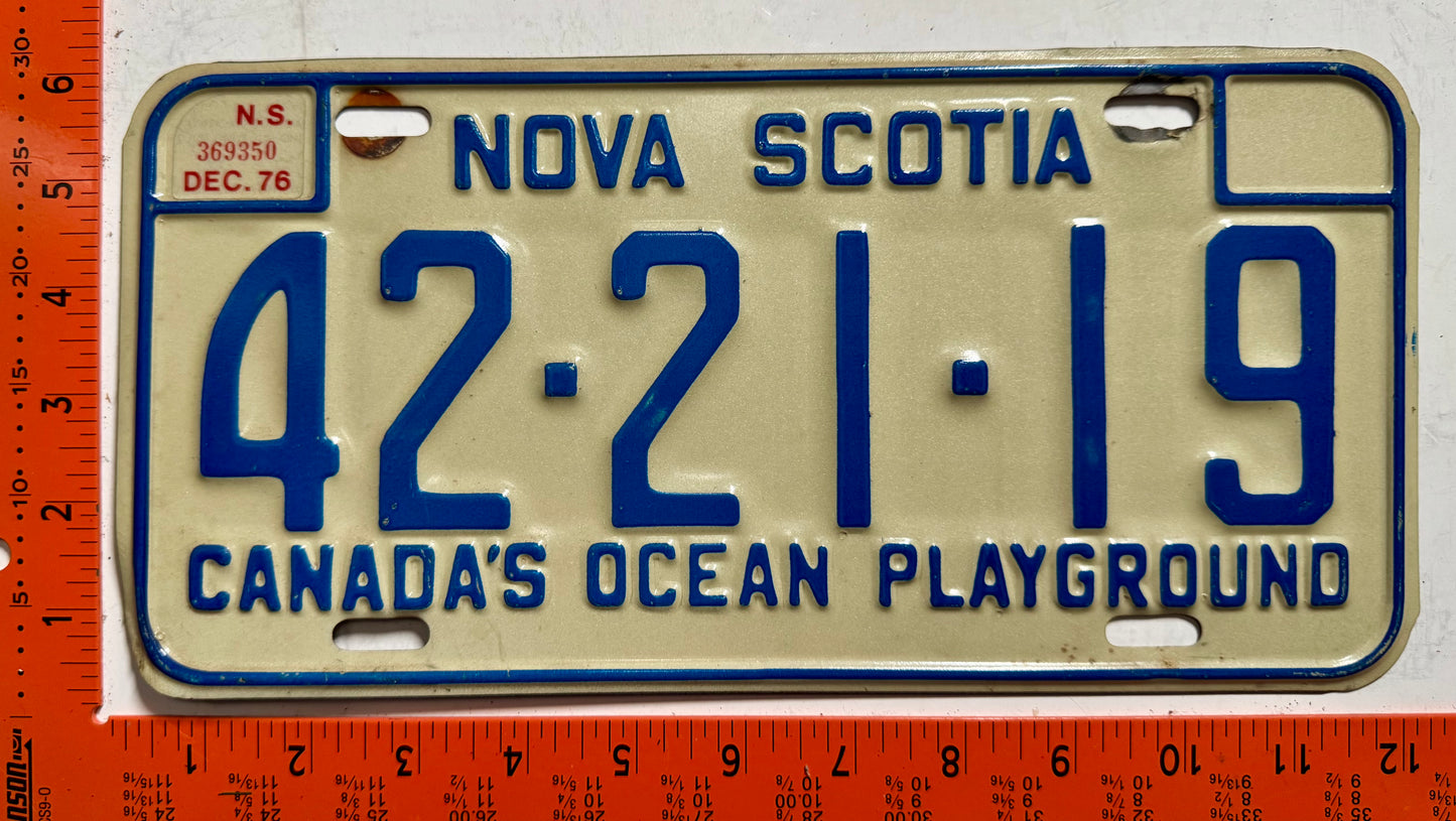 1976 Nova Scotia #42-21-19 Passenger License Plate