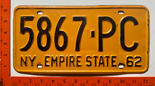 1962 New York #5867-PC Passenger License Plate