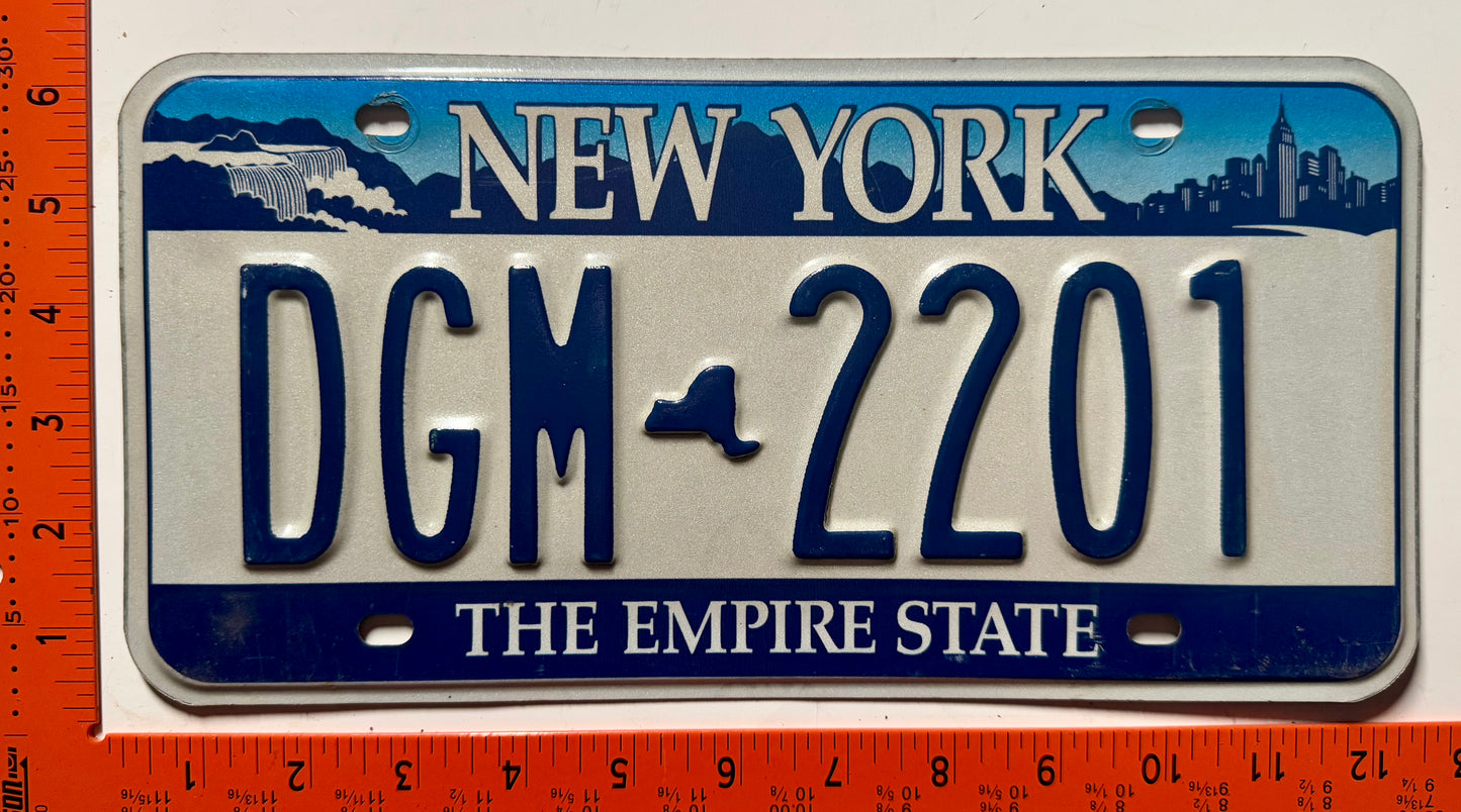 2001 base New York #DGM-2201 Passenger License Plate