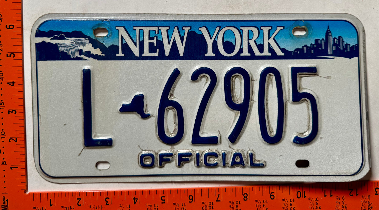 2001 base New York #L-62905 Official License Plate