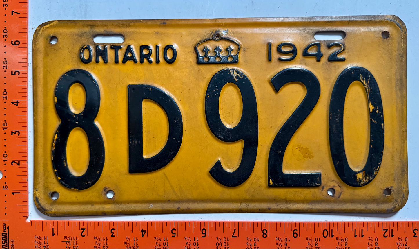 1942 Ontario #8D920 Passenger License Plate