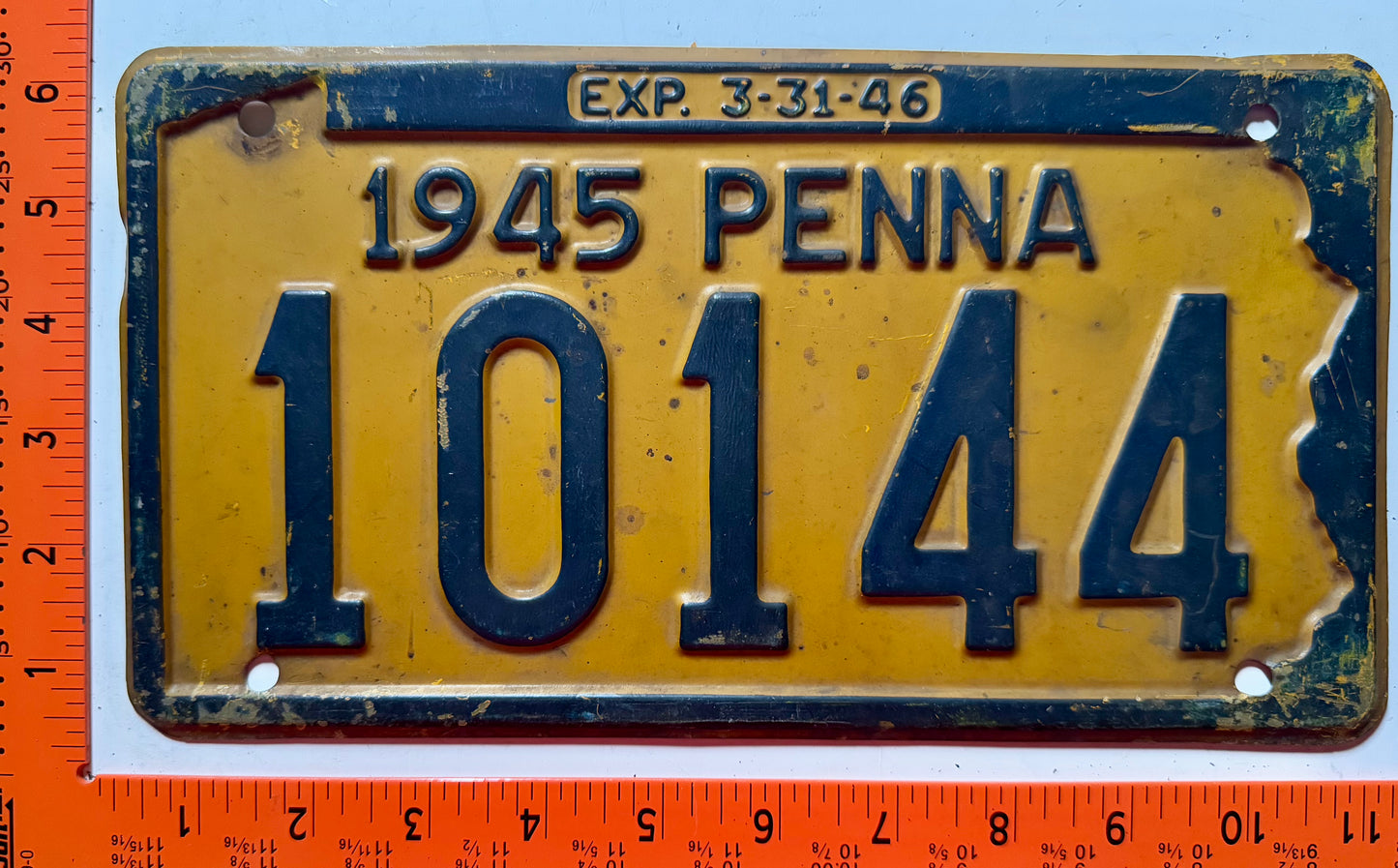 1945 Pennsylvania #10144 Passenger License Plate