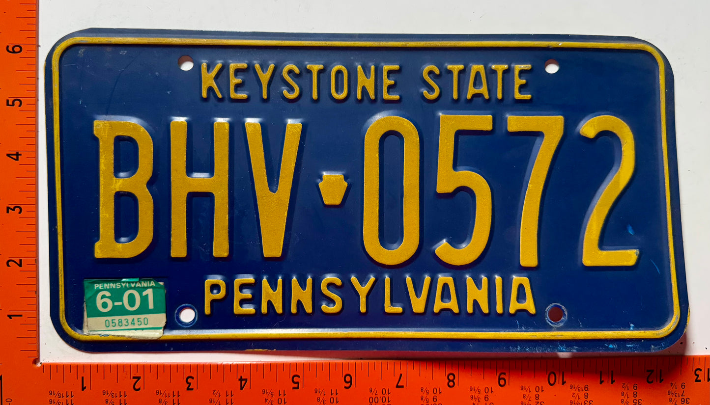2001 Pennsylvania #BHV-0572 Passenger License Plate