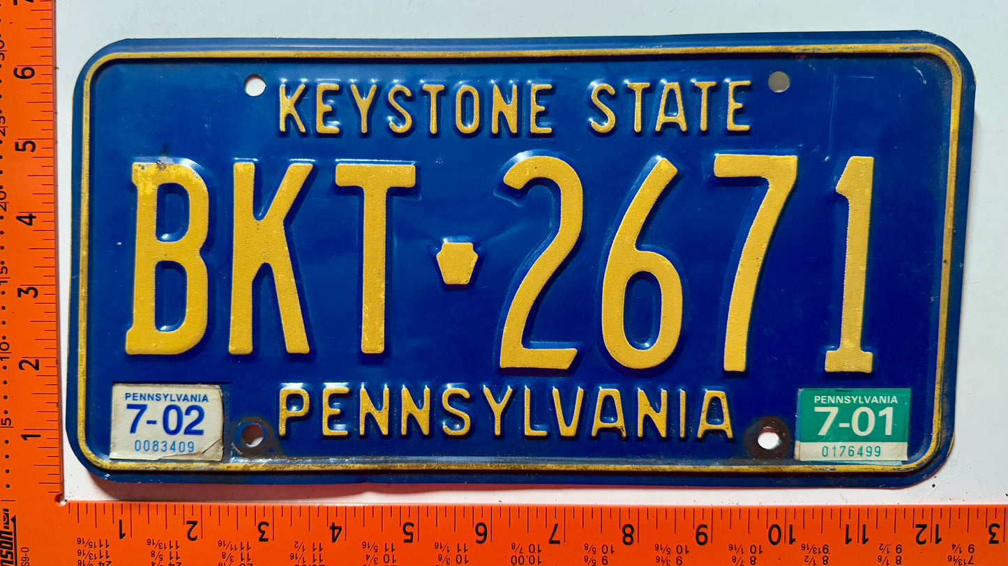 2001/2002 Pennsylvania #BKT-2671 Passenger License Plate
