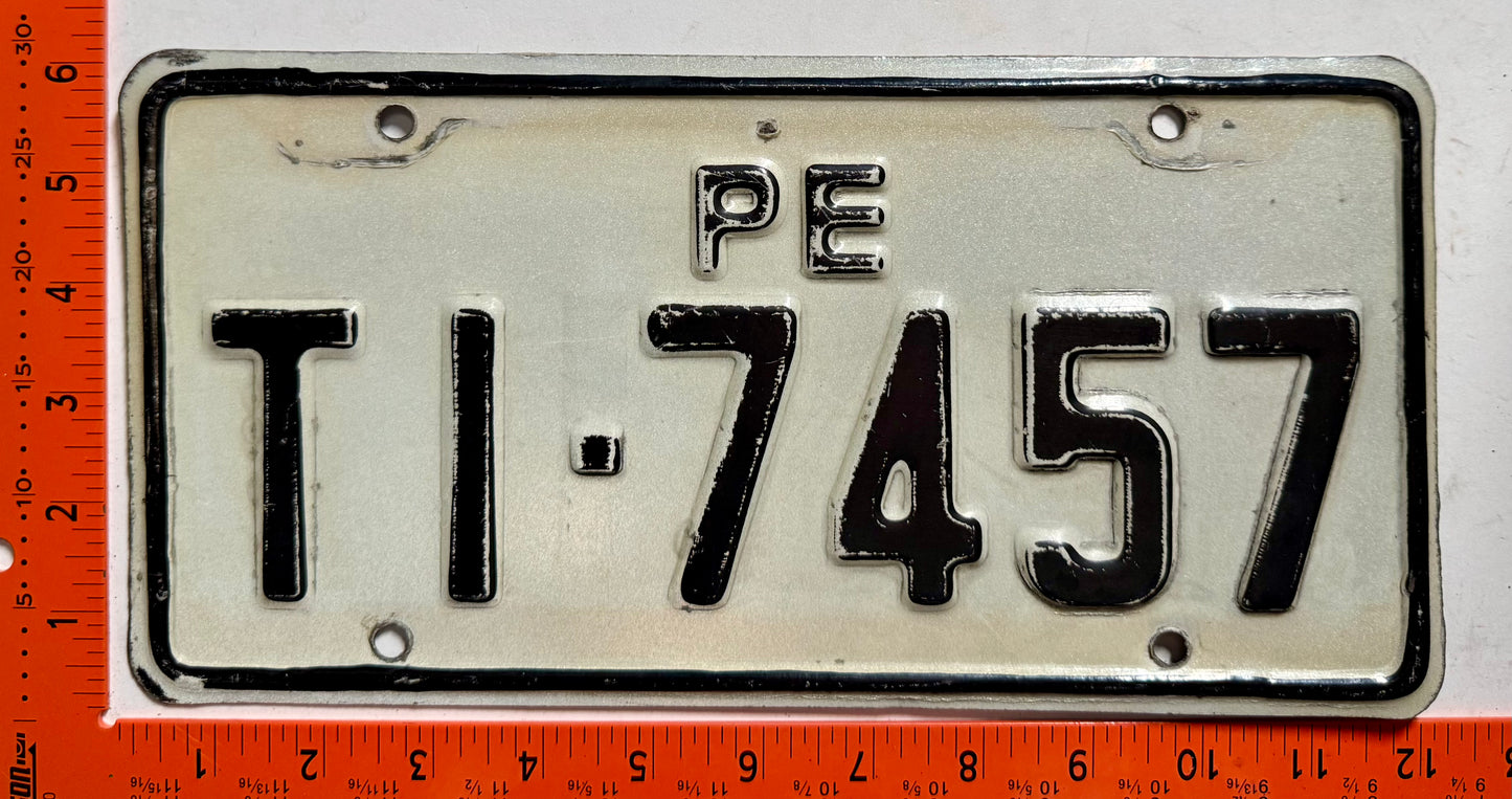 1974 base Peru #IT-7457 Passenger License Plate