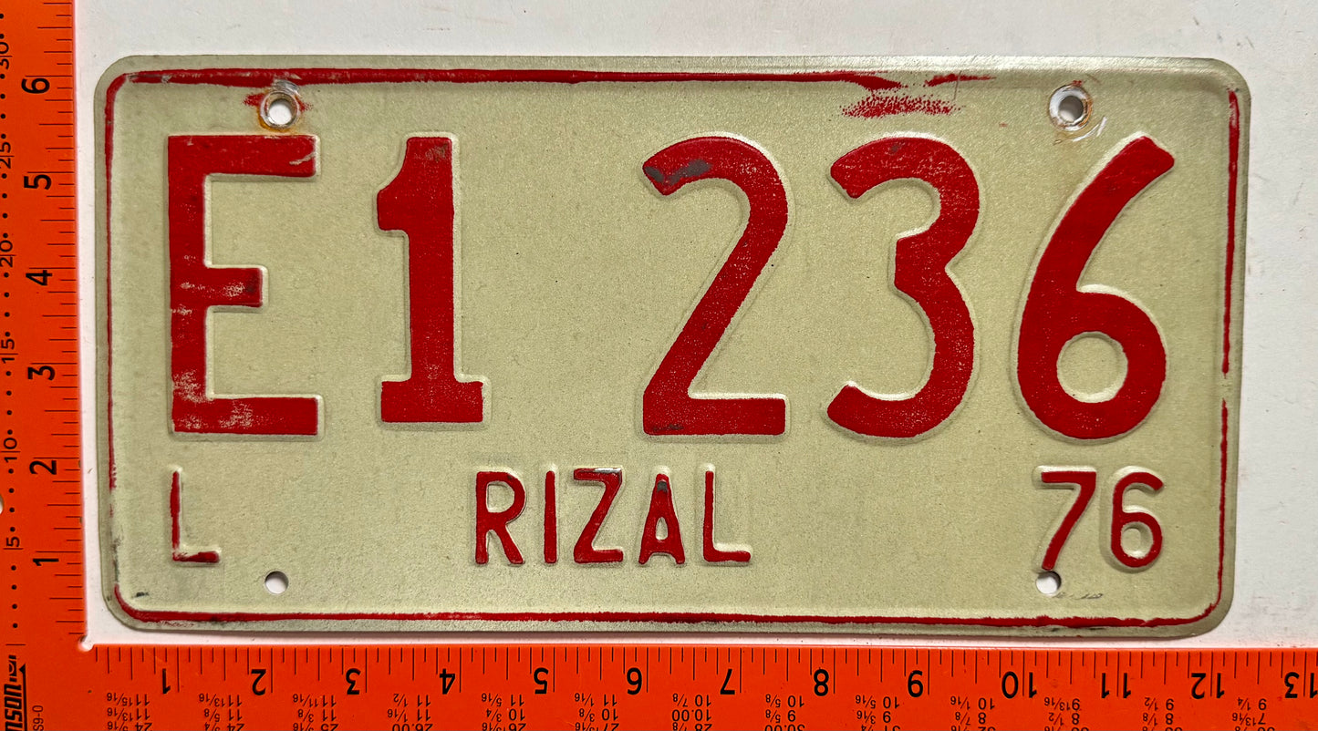 1976 Philippines #E1 236 Passenger License Plate