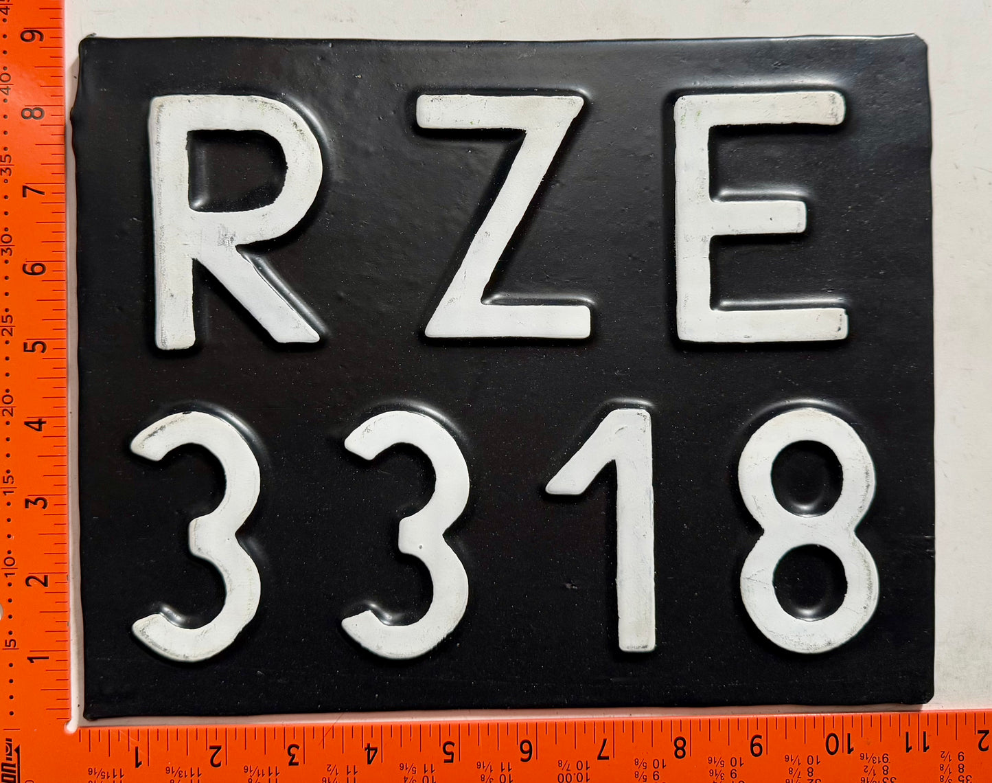 1976 series Poland #RZE/3318 Passenger License Plate