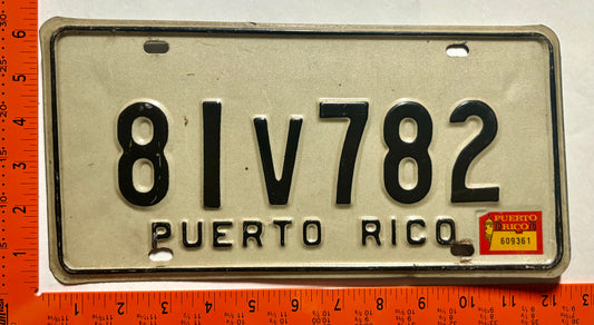 1975/1976 Puerto Rico #81V782 Passenger License Plate
