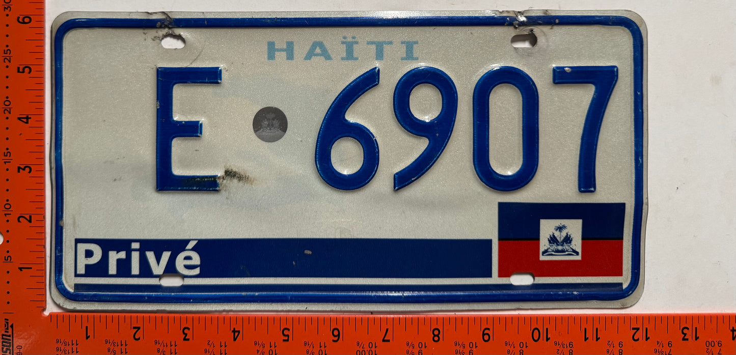 2003 base Haiti #E 6907 Passenger License Plate