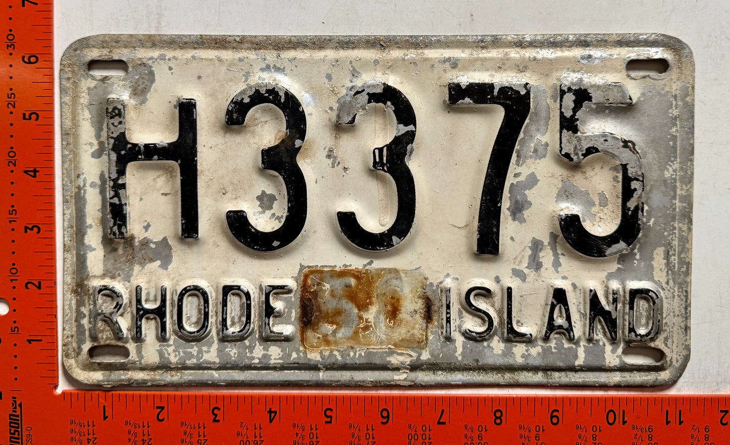 1948-50 base Rhode Island #H3375 Passenger License Plate