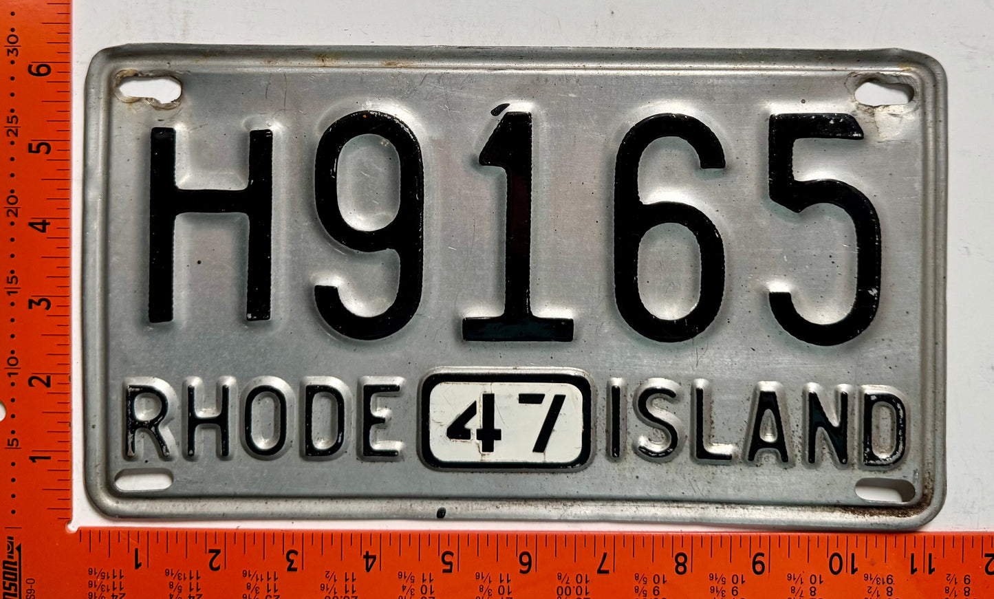 1947 Rhode Island #H9165 Passenger License Plate
