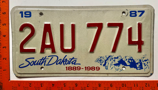 1987 South Dakota #2AU 774 Passenger License Plate