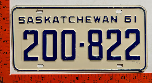 1961 Saskatchewan #200-822 Passenger License Plate