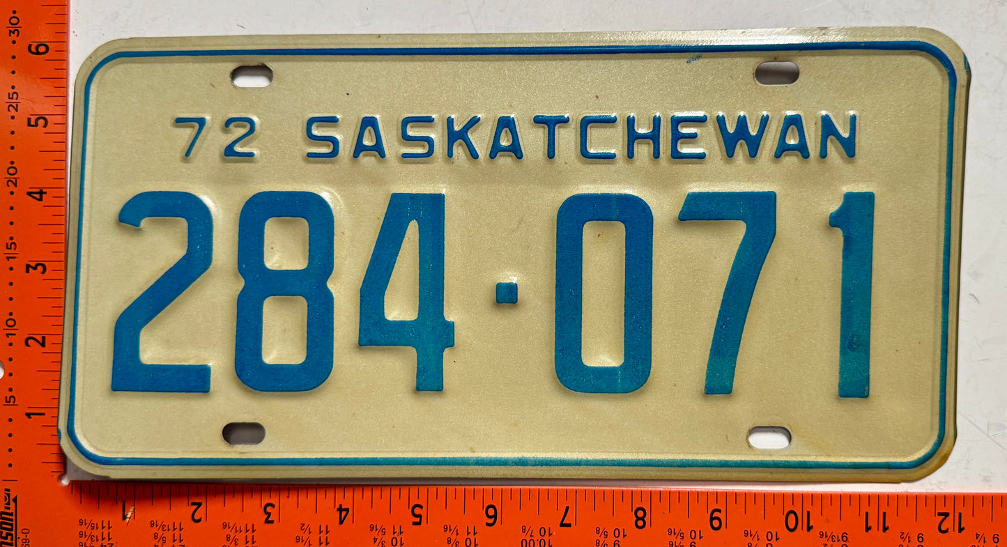 1972 Saskatchewan #284-071 Passenger License Plate