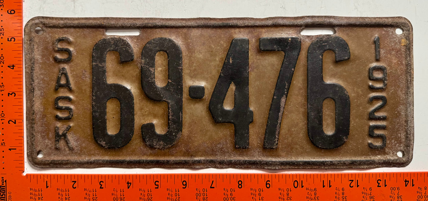1925 Saskatchewan #69-476 Passenger License Plate